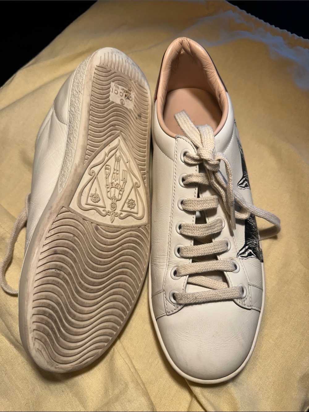 Gucci White Leather Sneakers with Cat Print and Blue/Red Heel Tabs - Picture 2 of 5